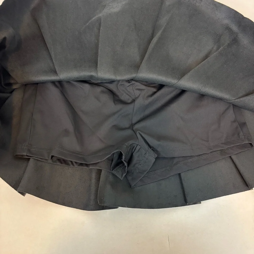 WEWOREWHAT Faux Leather Tennis Skirt in Black Size S